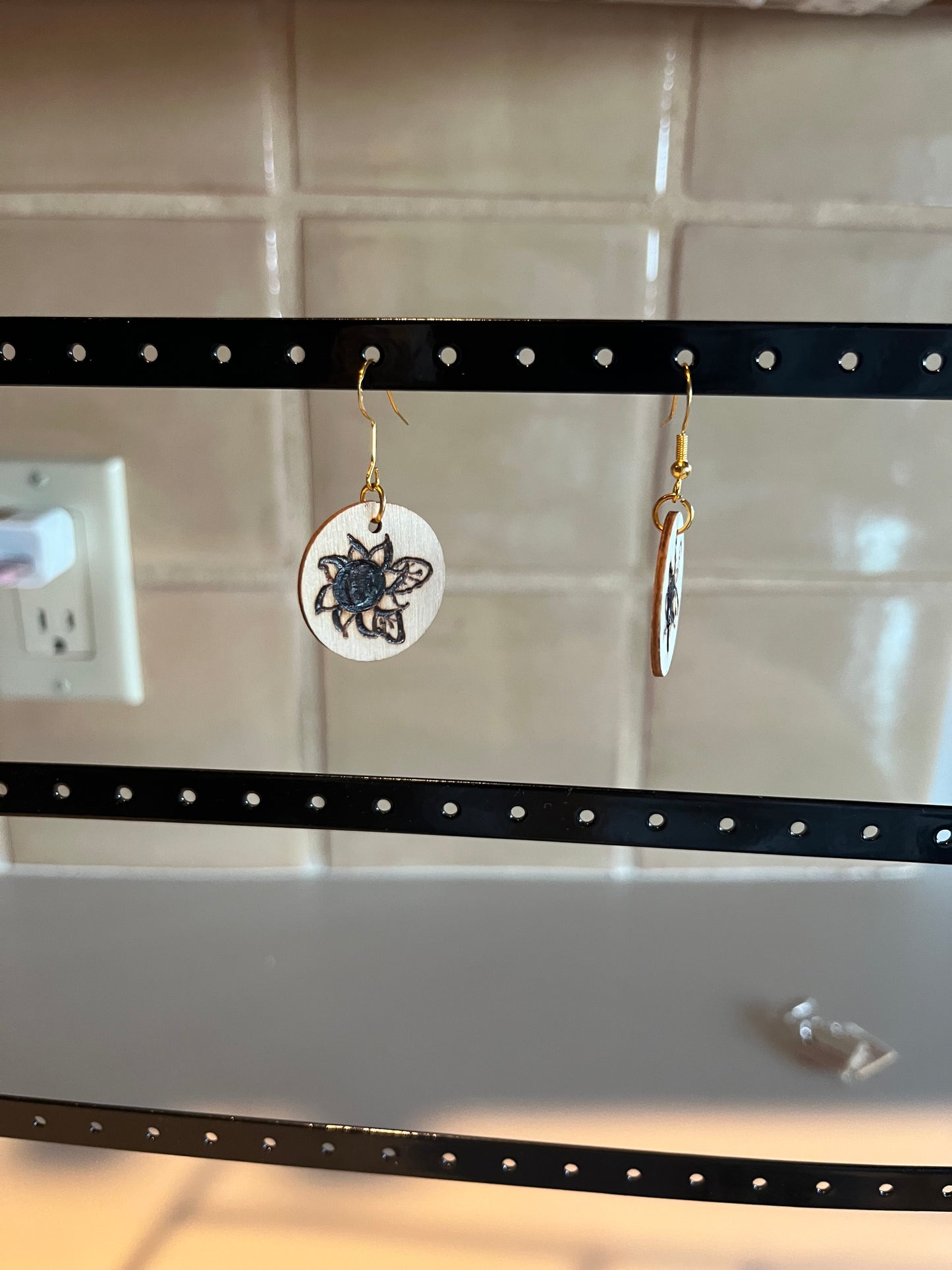 Small Pointed Flower Earring