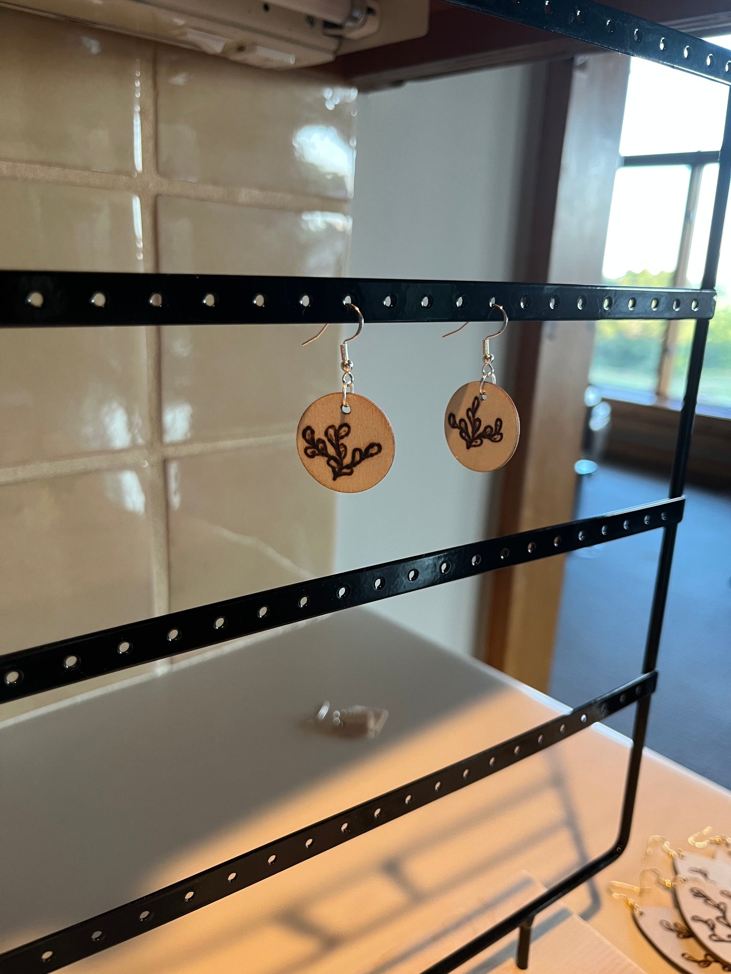 Small Wavy Plant Earring