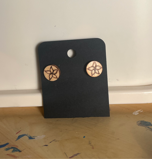 Pointed Flower Stud Earring
