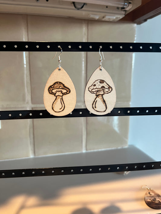 Asymmetrical mushroom earrings (teardrop)